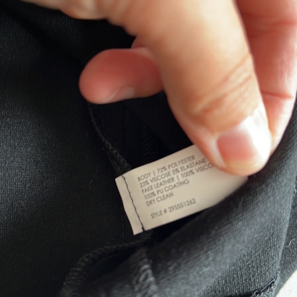 Black vegan leather mini skirt - Picture 5 of 7